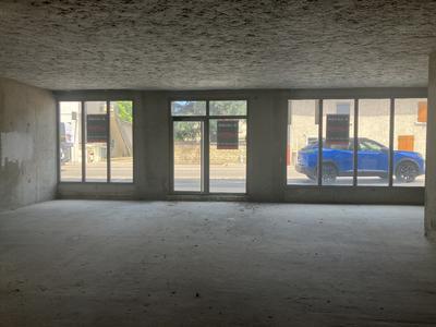 Local d'activités - 179 m²