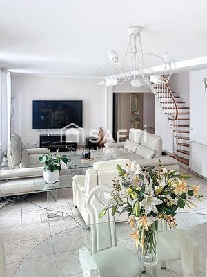 Maison - 175 m² - 7 pièces