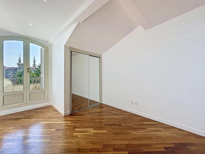 Appartement - 121 m² - 4 pièces