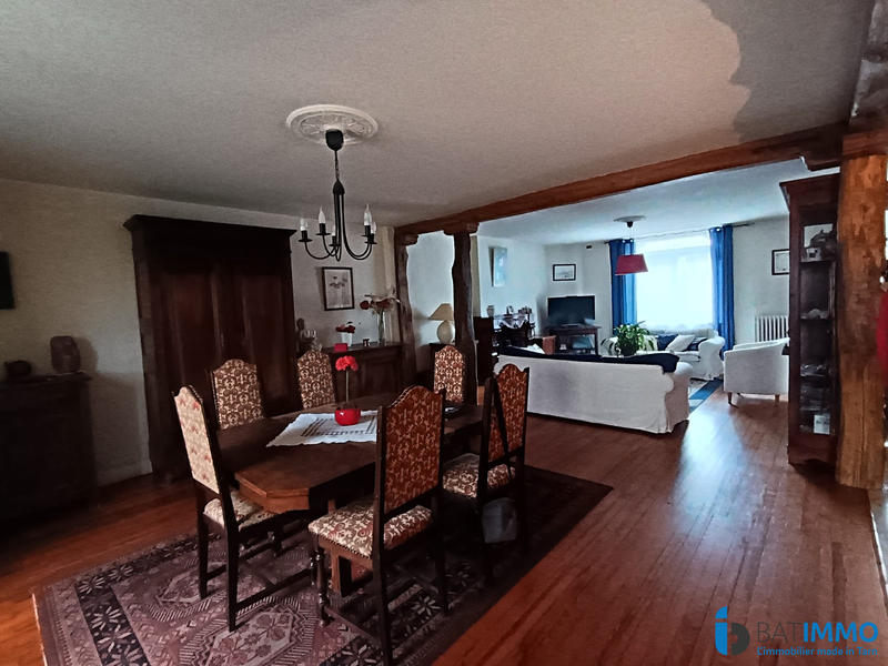 Maison - 220 m² - 9 pièces