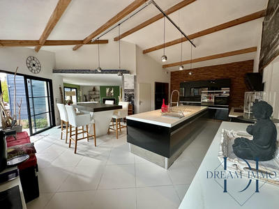 Villa - 400 m² - 12 pièces