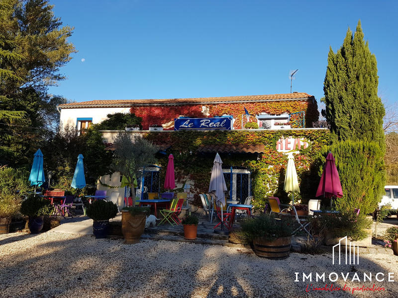 Maison - 230 m² - 7 pièces