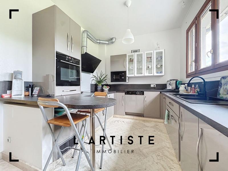 Maison - 209 m² - 6 pièces