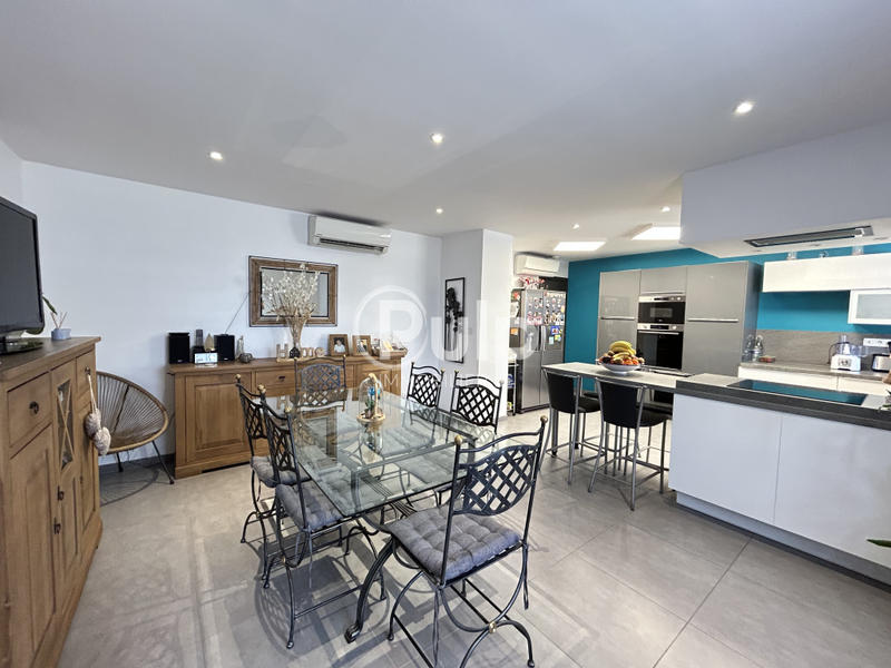 Maison - 200 m² - 5 pièces