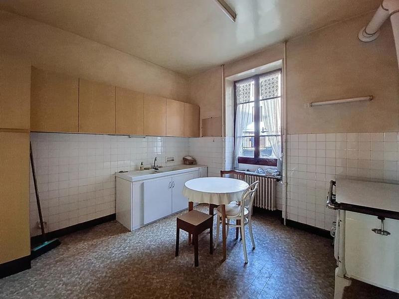 Maison - 177 m² - 7 pièces