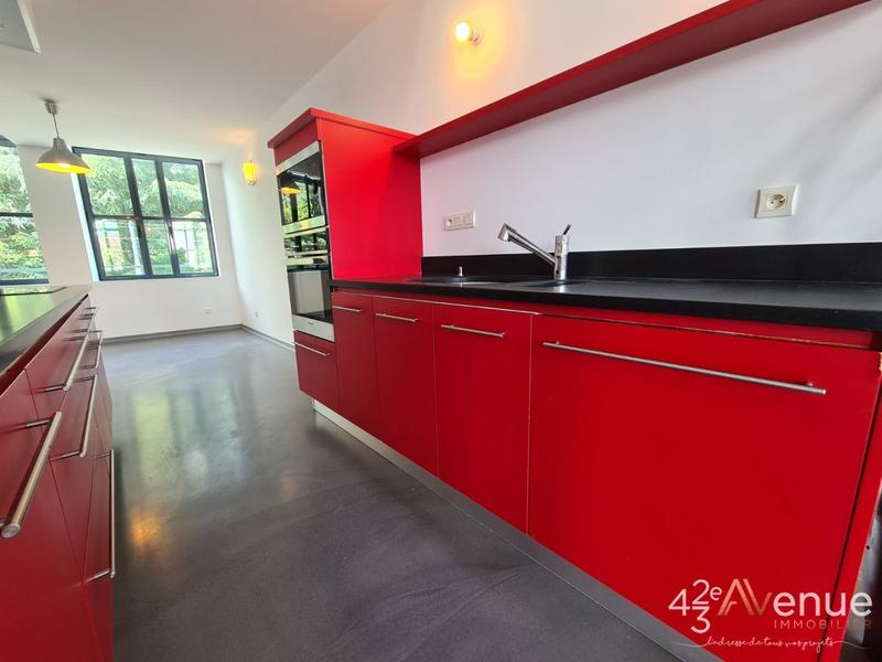 Loft - 175 m² - 5 pièces