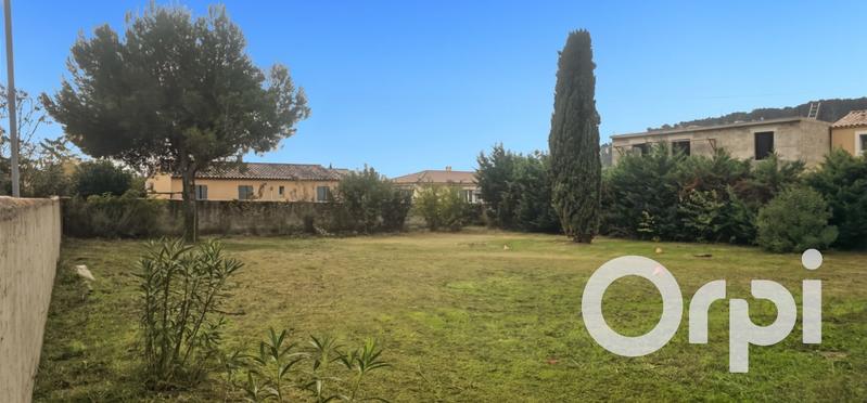 Terrain constructible - 1 200 m²