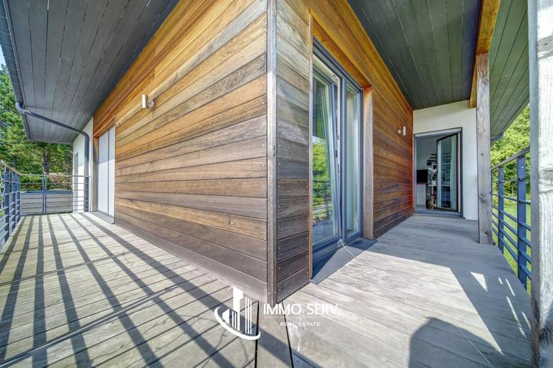 Maison - 229 m² - 7 pièces