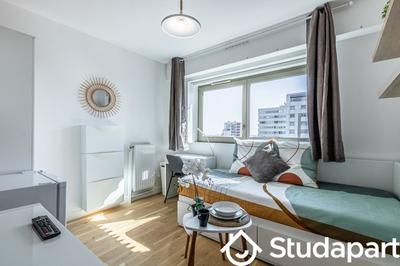 Chambre - 10 m² - 1 pièce