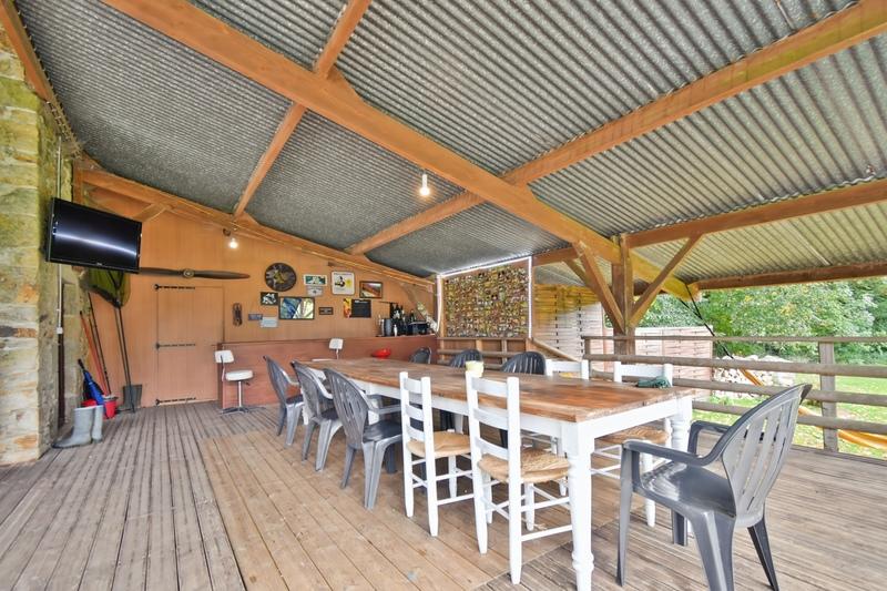 Propriété - 274 m² - 8 pièces