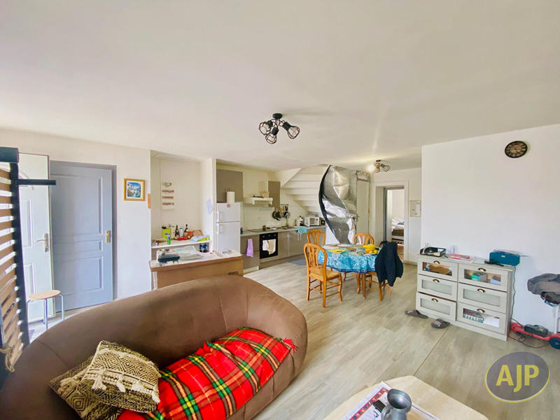 Immeuble - 8 pièces