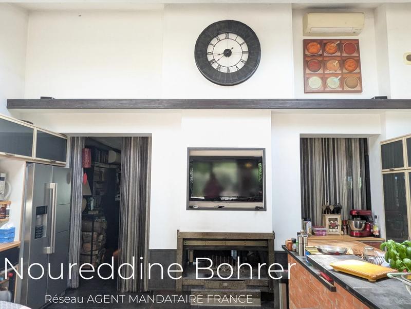 Maison - 262 m² - 7 pièces