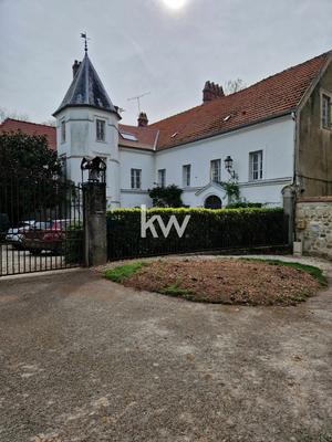 Maison - 434 m² - 10 pièces