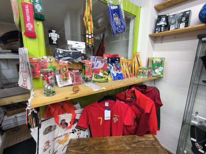 Local commercial - 75 m² - 4 pièces