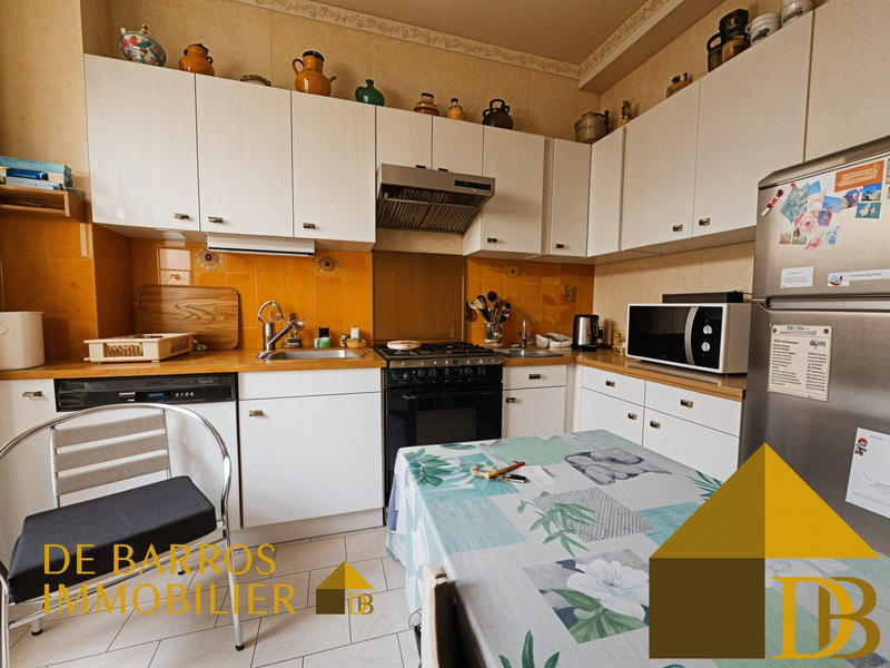 Maison traditionnelle - 90 m² - 6 pièces