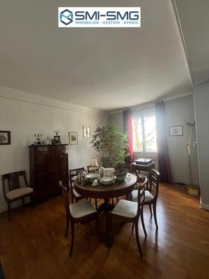 Appartement - 75 m² - 2 pièces
