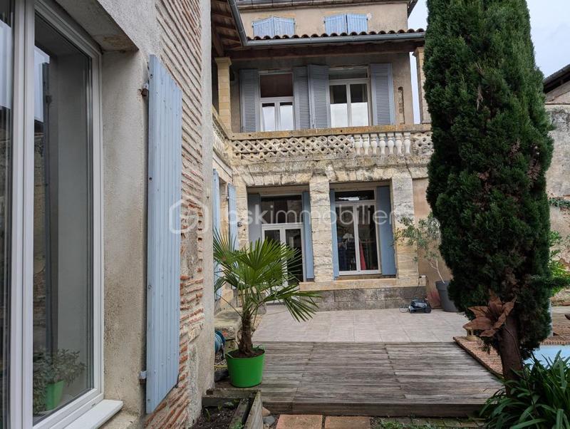 Maison bourgeoise - 250 m² - 8 pièces