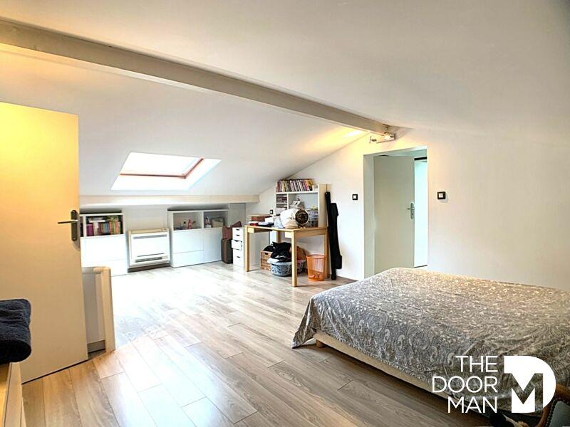 Maison - 220 m² - 8 pièces