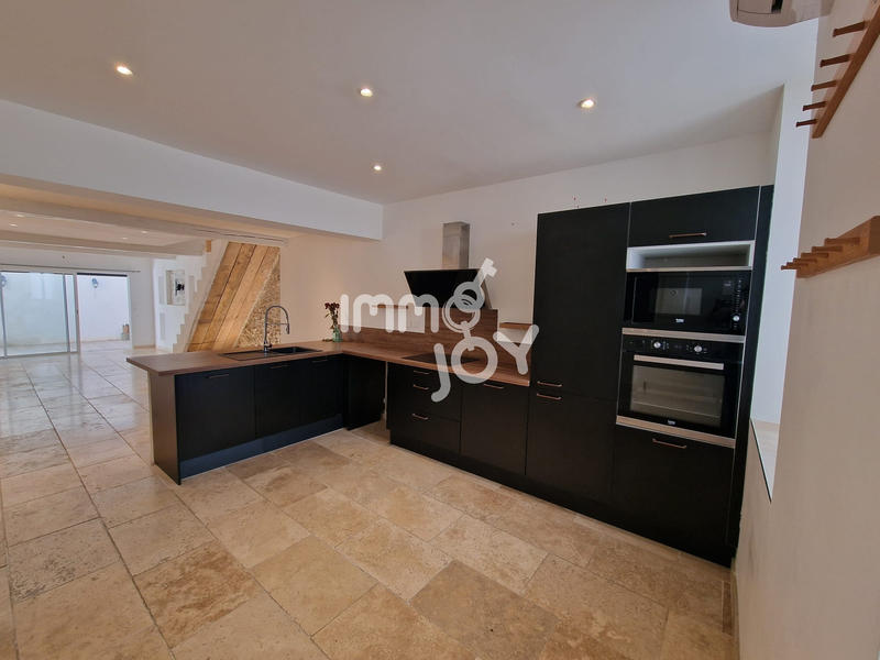 Maison - 95 m² - 4 pièces