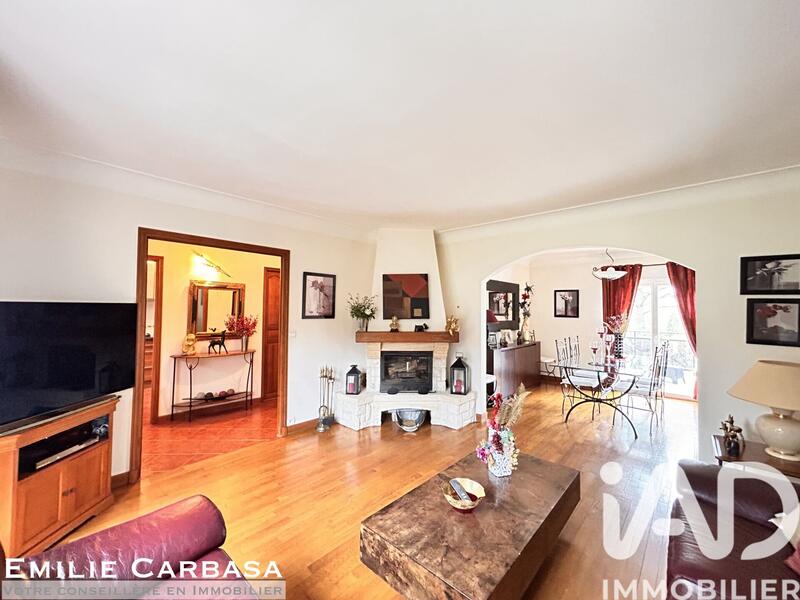 Maison - 158 m² - 8 pièces