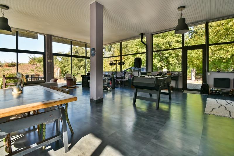 Propriété - 330 m² - 13 pièces