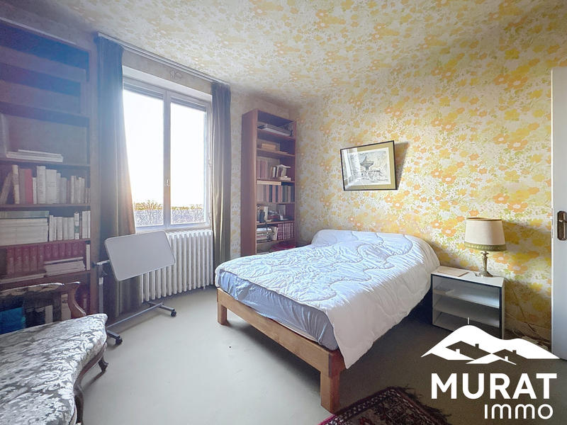 Maison - 238 m² - 9 pièces