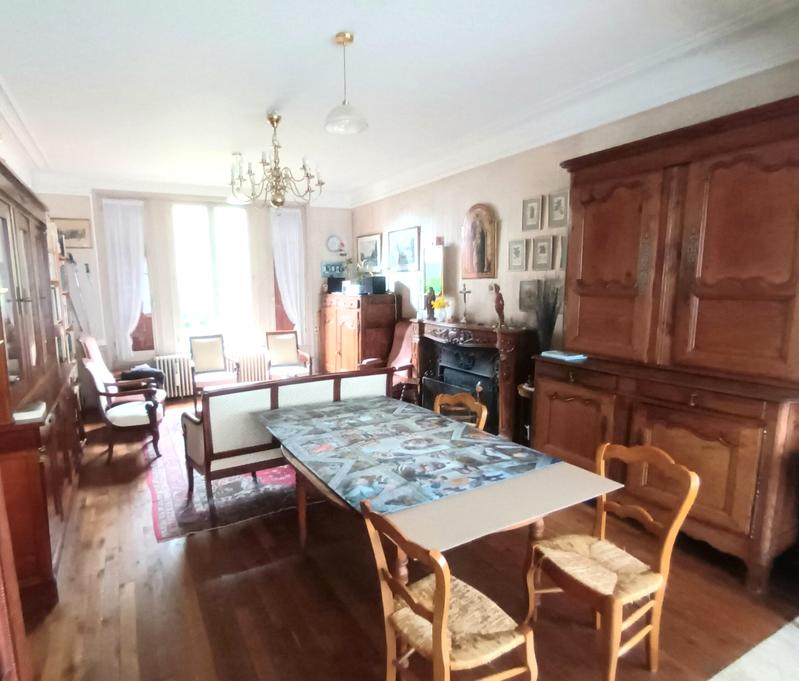 Maison - 290 m² - 14 pièces