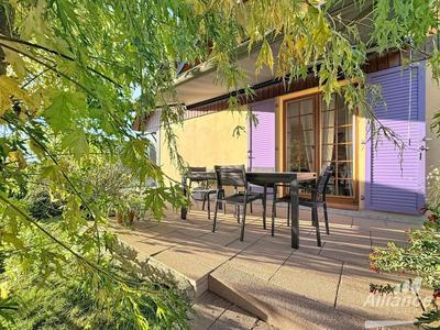 Maison - 96 m² - 6 pièces