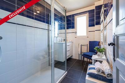 Maison - 182 m² - 9 pièces