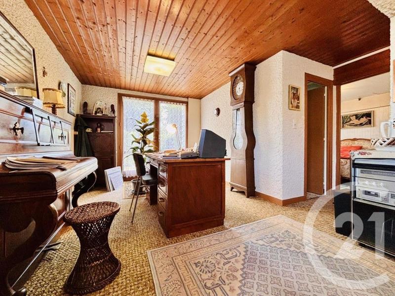 Maison - 196 m² - 9 pièces