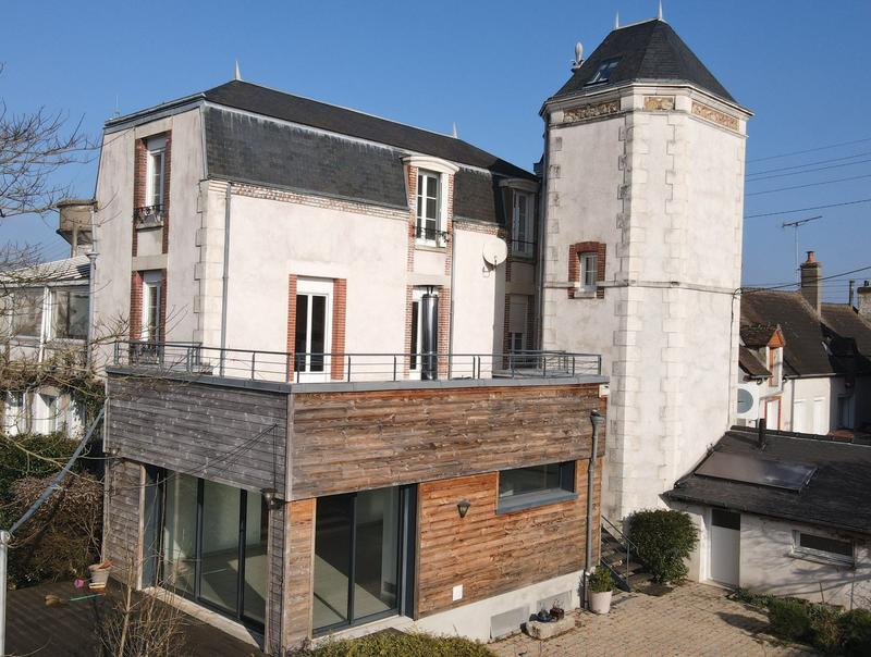 Maison - 210 m² - 6 pièces
