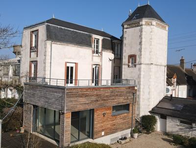 Maison - 210 m² - 6 pièces