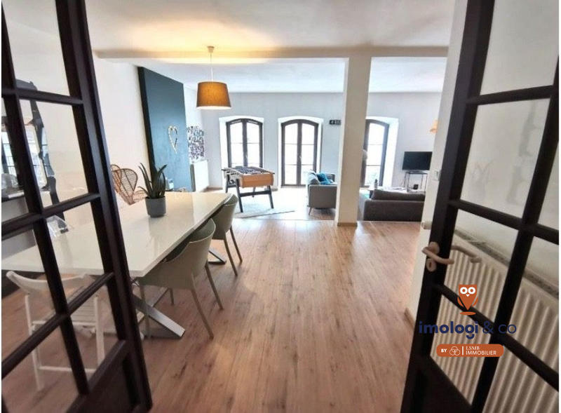 Loft - 137 m² - 4 pièces