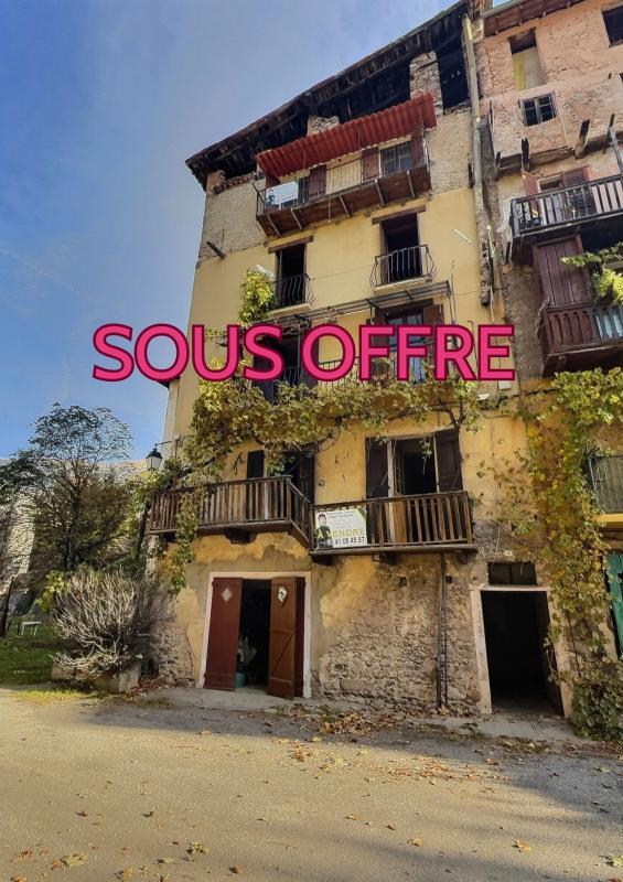 Maison - 214 m² - 8 pièces