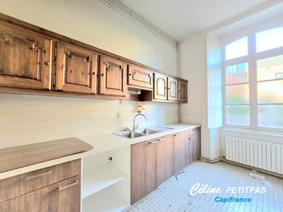 Propriété - 275 m² - 17 pièces