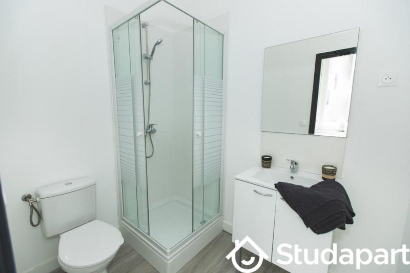 Chambre - 17 m² - 1 pièce