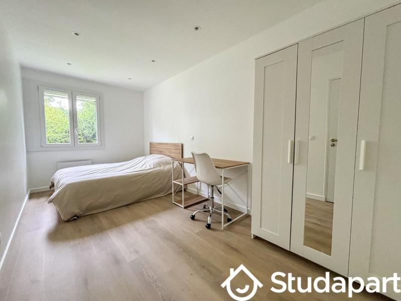 Chambre - 11 m² - 1 pièce