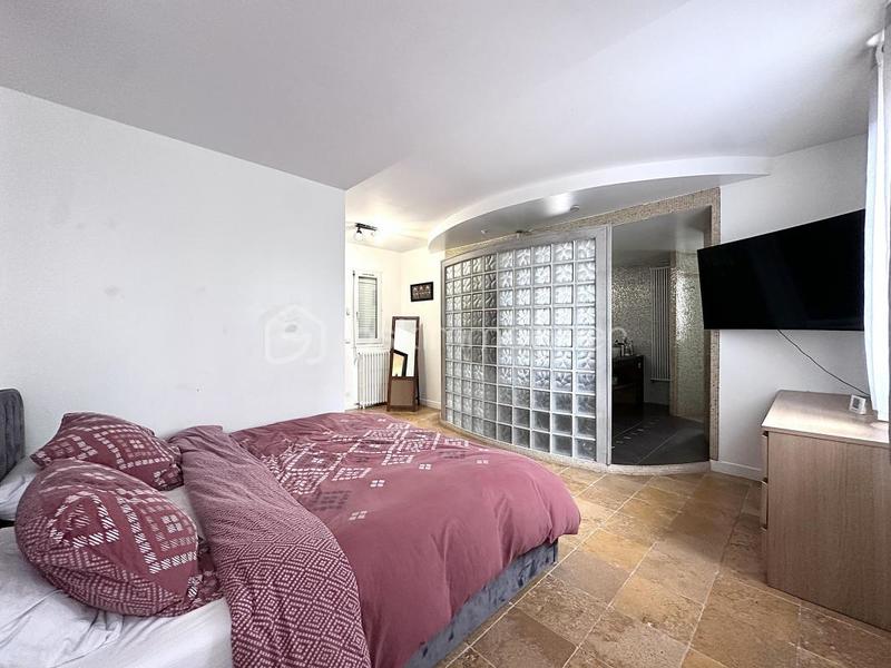 Maison - 265 m² - 8 pièces