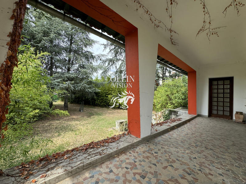 Villa - 600 m² - 16 pièces