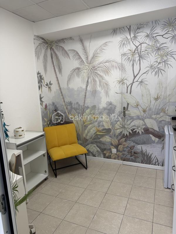 Local commercial - 43 m² - 2 pièces