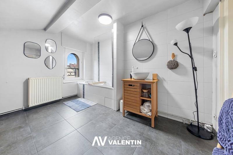 Appartement - 112 m² - 6 pièces