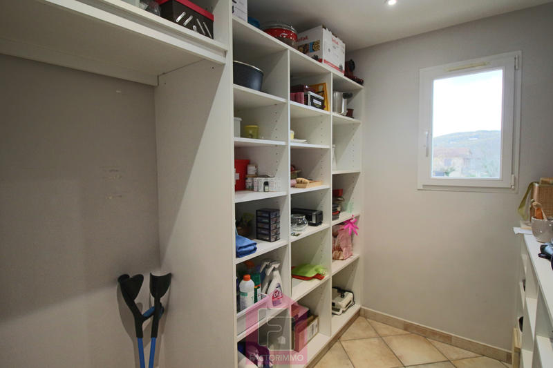 Maison - 230 m² - 7 pièces