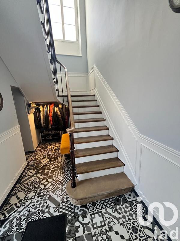 Maison - 440 m² - 9 pièces