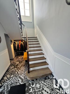 Maison - 440 m² - 9 pièces