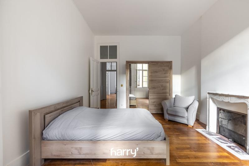 Appartement - 136 m² - 5 pièces