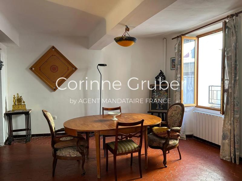 Appartement - 140 m² - 5 pièces
