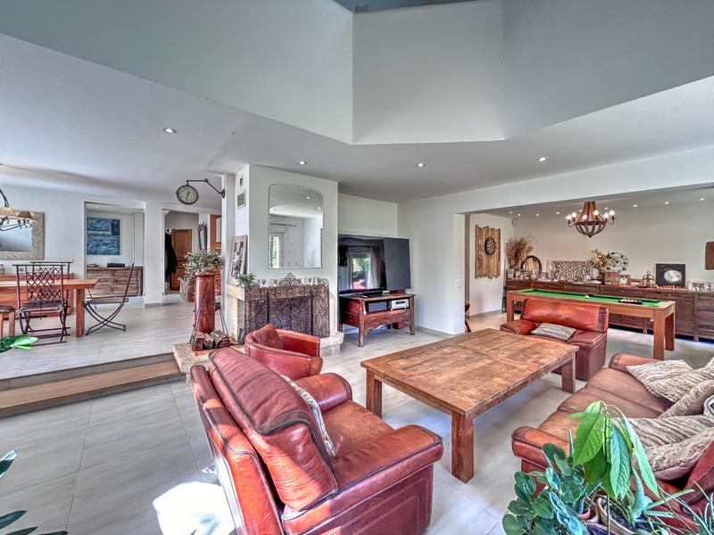 Maison ancienne - 216 m² - 8 pièces