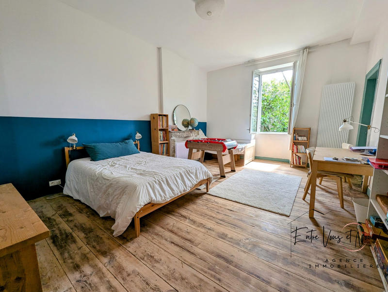 Maison - 280 m² - 8 pièces