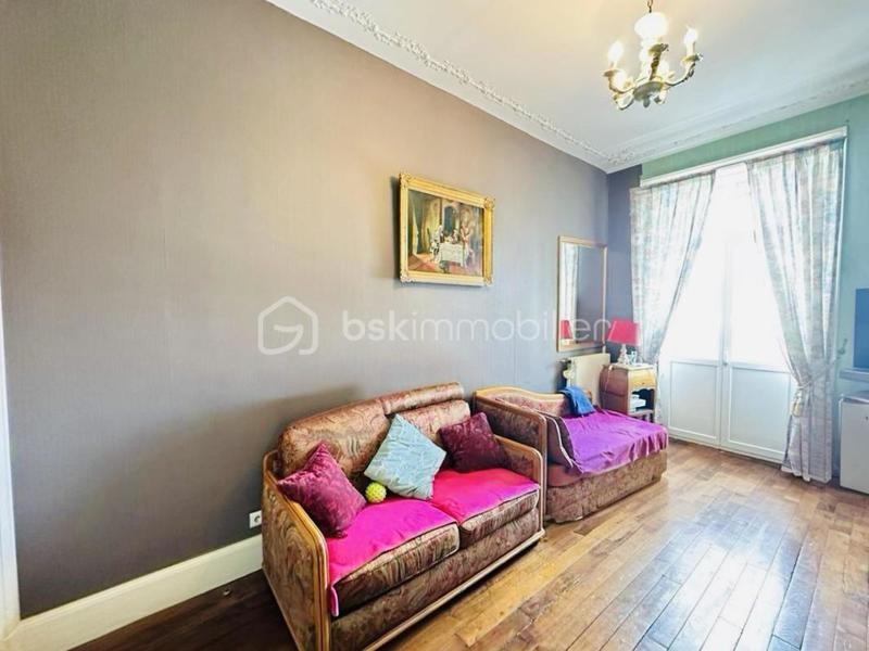 Appartement - 176 m² - 6 pièces