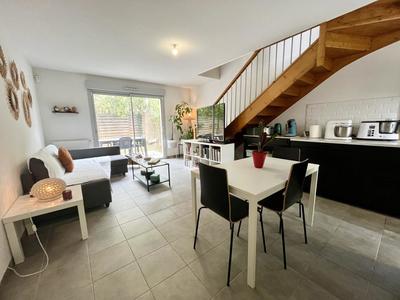 Maison - 88 m² - 4 pièces